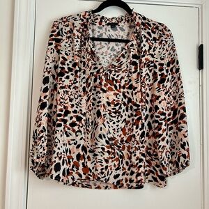 Ann Taylor Factory Top Women’s Small Cream Black and Orange Animal Print Blouse